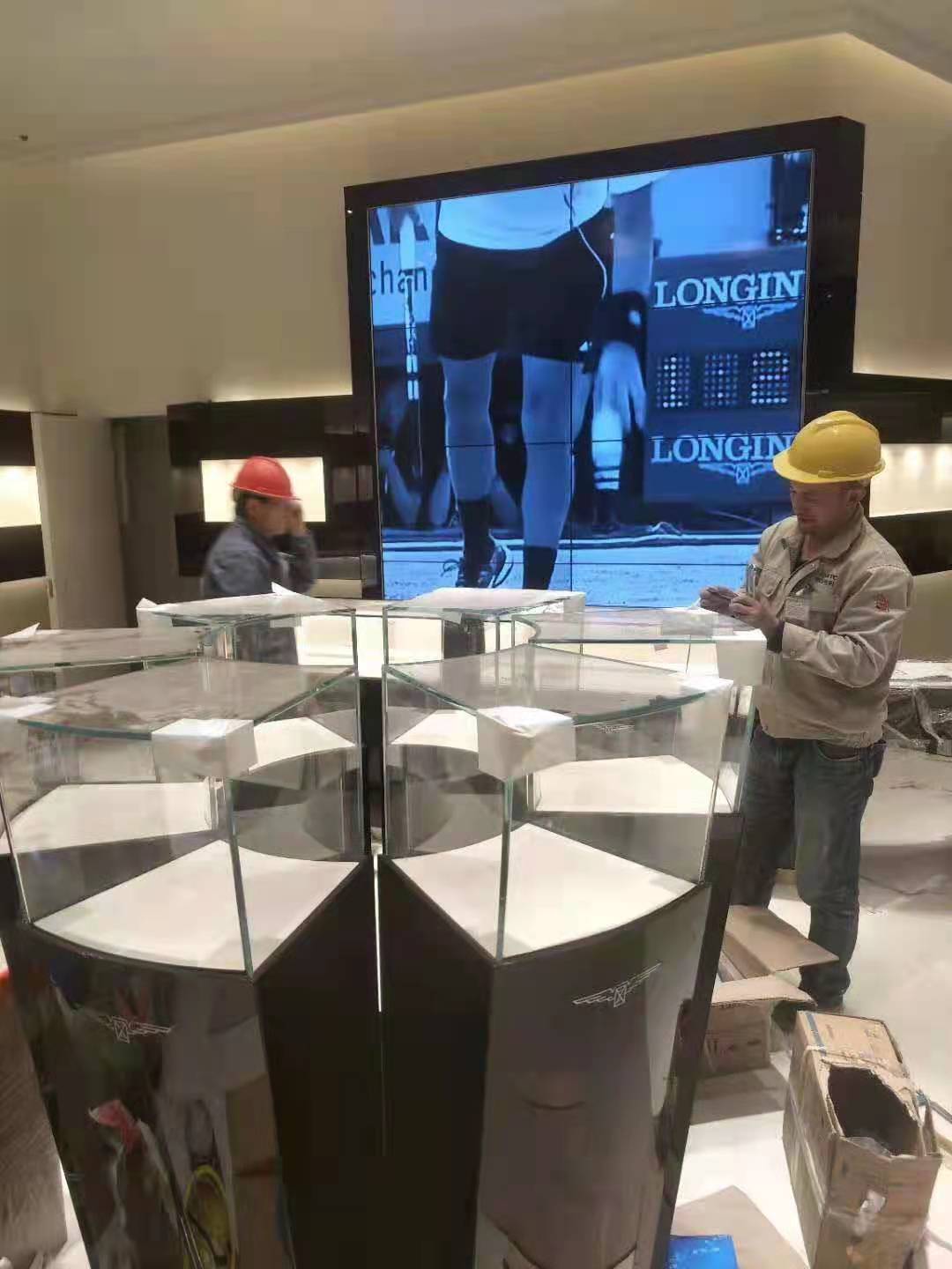 石家莊浪琴店49寸3.5mm液晶拼接屏項(xiàng)目(圖2)