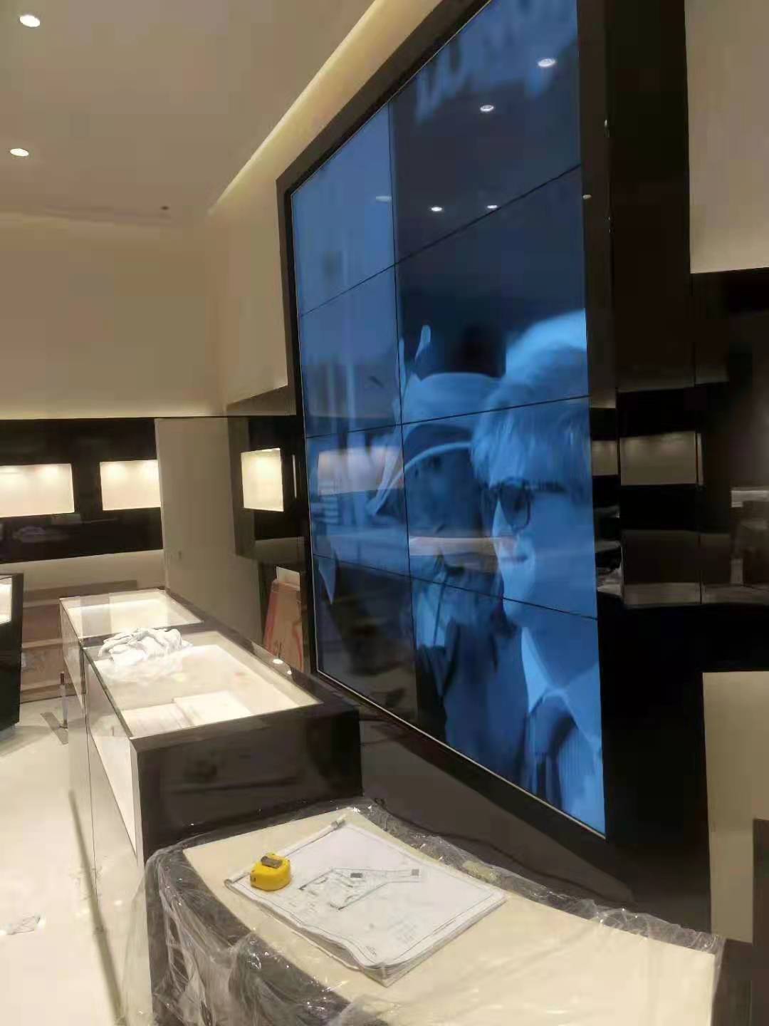 石家莊浪琴店49寸3.5mm液晶拼接屏項(xiàng)目(圖4)